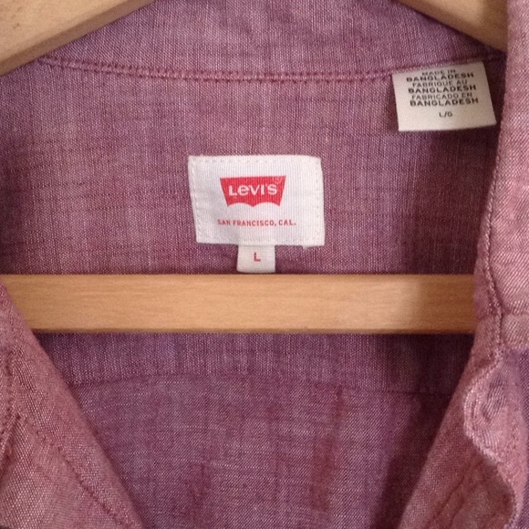 🍁Men's Levi's Button Up🍁 - Picture 3 of 3